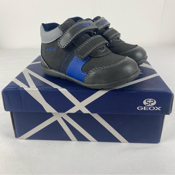 NEW GEOX Boy's ELTHAN Shoe Sneaker Runners - Size 5.5 - Picture 1 of 9